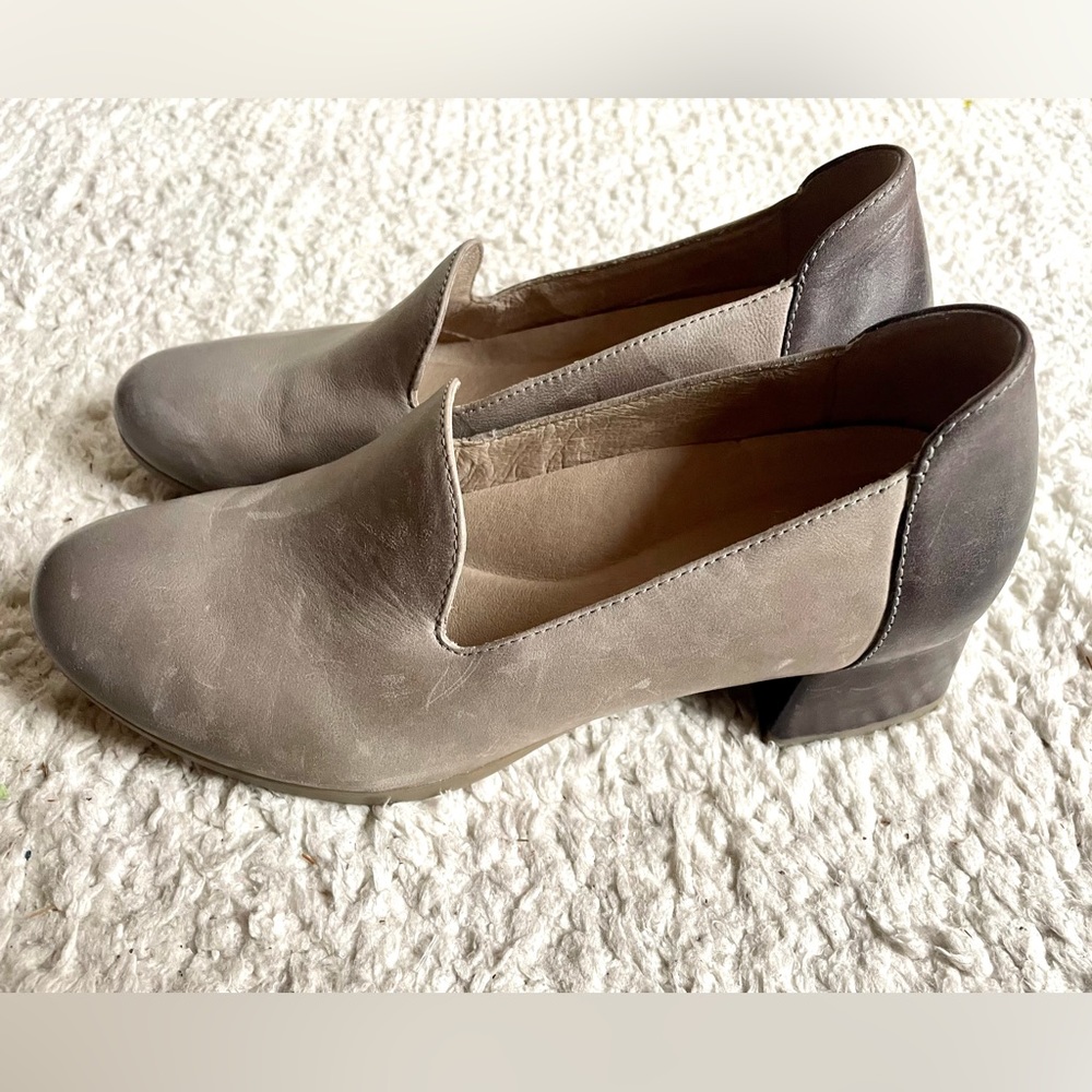 Dansko Taupe Napa Leather Block Heeled Loafers sz 6